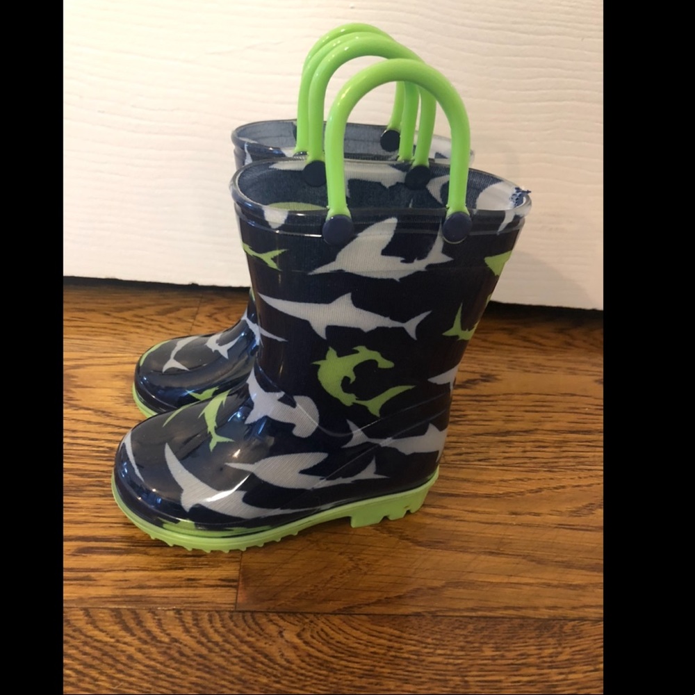 Toddler Navy and Green Shark Rain Boots Size 5